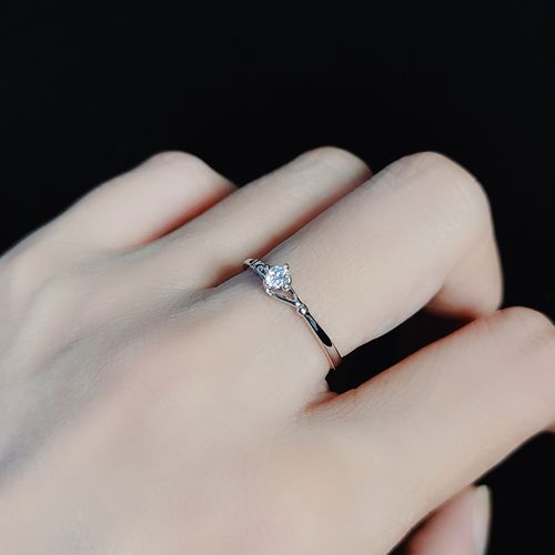 韩版四爪10分小钻不对称个性简约求婚钻戒小众设计轻奢仿真戒指女