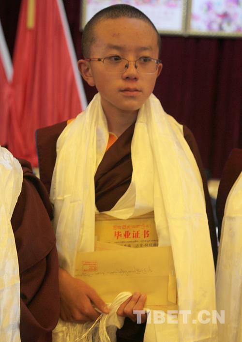 西藏小活佛:我们毕业了