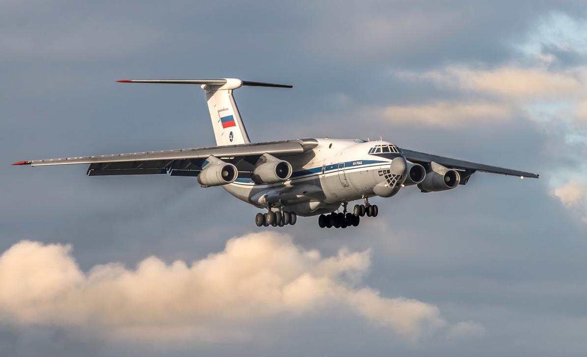 绝对实力笑傲江湖多年,伊尔76运力强悍,是苏俄空中运输主力