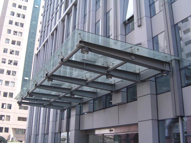 中国建筑建材网 钢结构,膜结构 雨棚 遮阳棚 钢结构玻璃雨棚 车库入口