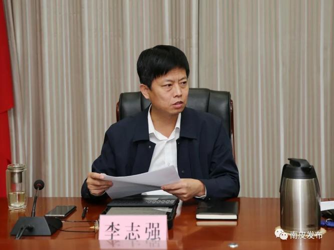 副县长李志强对进一步做好重点项目建设工作提出意见和建议.