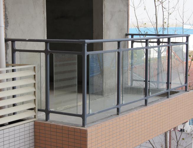 住宅阳台玻璃护栏最新价格