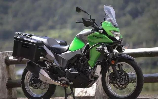 海外评测川崎versysx300多功能摩托车越野性能优异