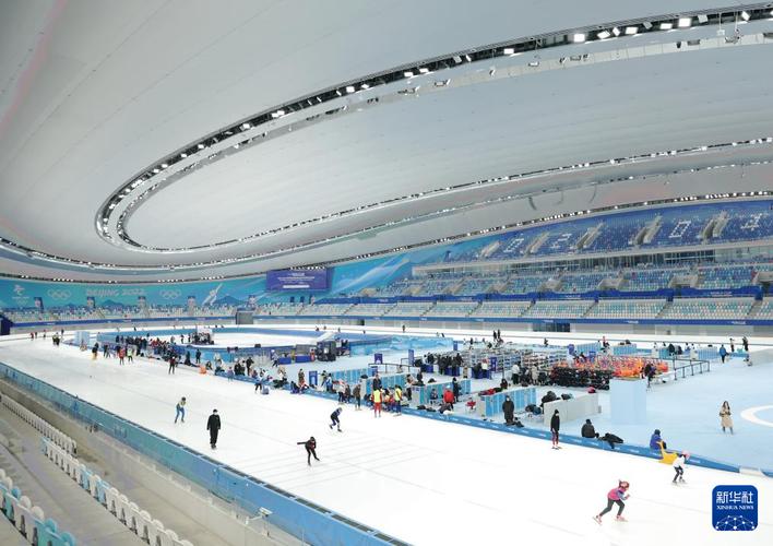 北京冬奥会两周年国家速滑馆迎冬奥人回家