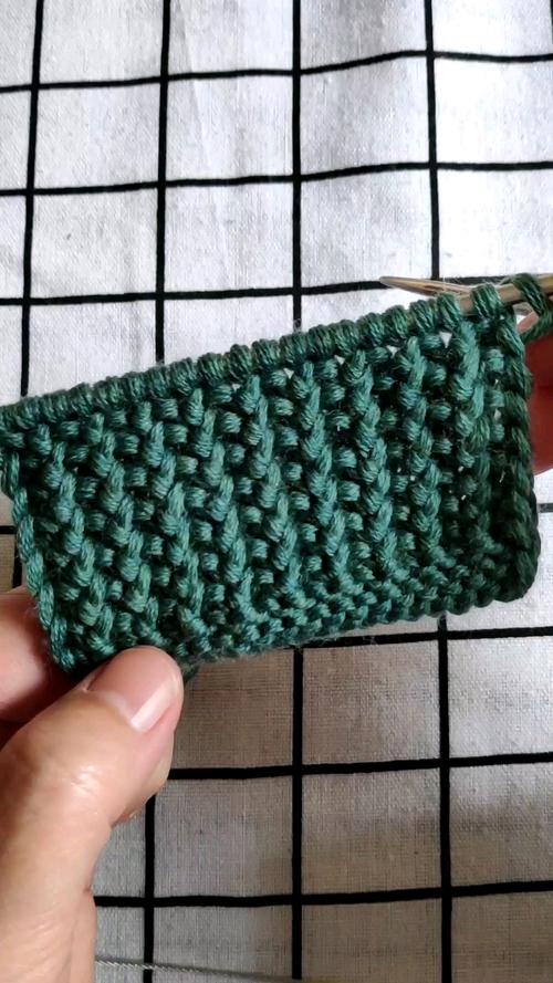 手工编织毛衣#美国大平针编织教程,2针4行一个花型.-度小视
