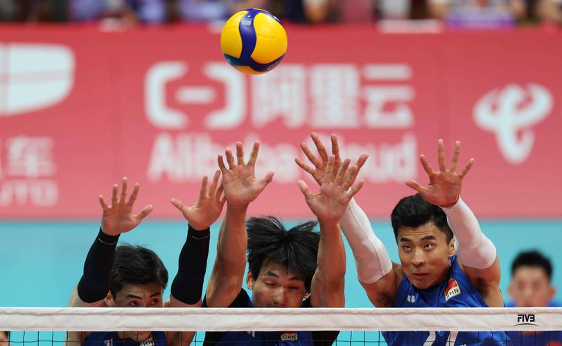 新华社记者朱峥摄当日,在杭州亚运会男子排球决赛中,我们队以1比3不敌