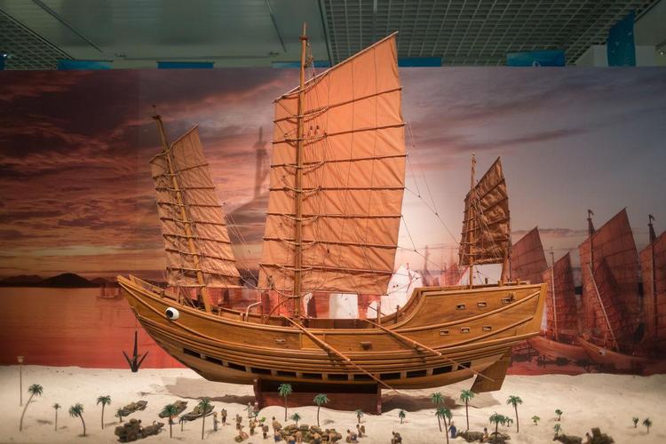 战船是古代的一种用于水上作战的船舶,它是军舰的鼻祖,是最早的军用
