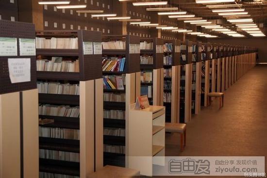  p>包头市图书馆位于内蒙古自治区 a href="#" data-lemmaid="3408874