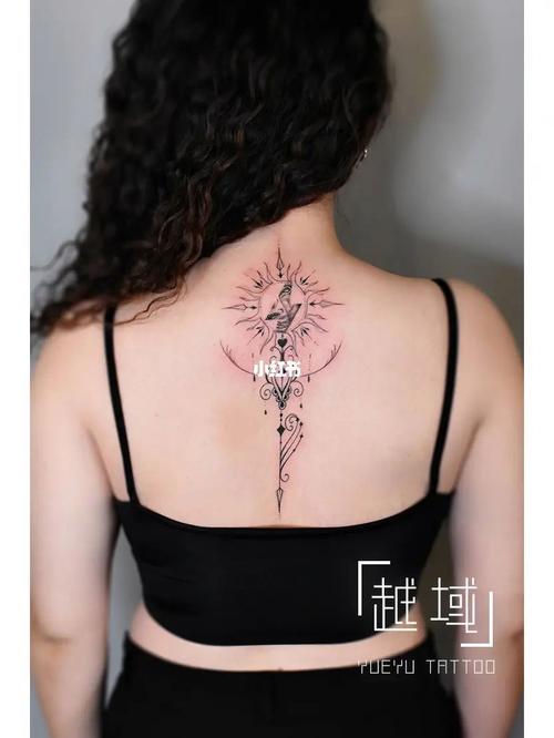 上海纹身/女生背部纹身图案