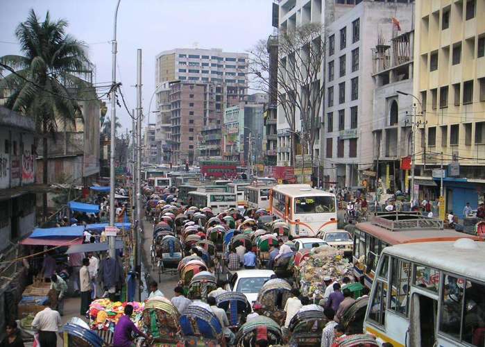 孟加拉国是亚洲国家,和印度相邻,面积约14.76万平方公里,人口约1.