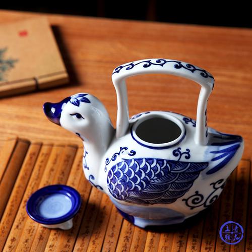 手绘青花瓷鸭子提梁茶壶凉开水壶中式家居古典茶壶