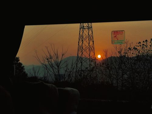 落日余晖车窗外的风景