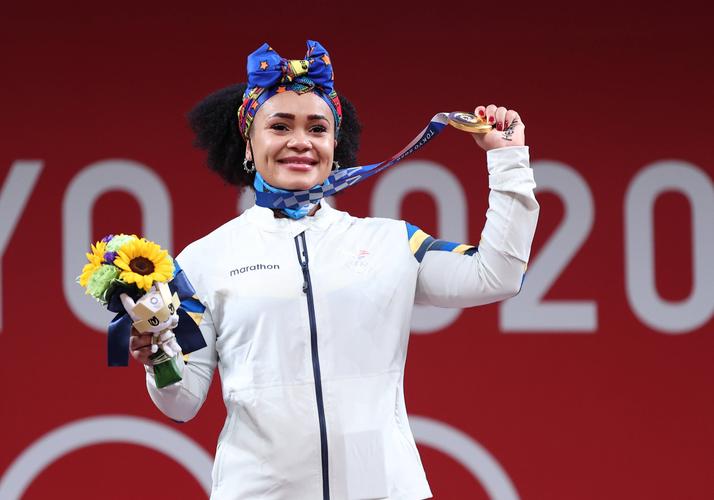 举重女子76公斤级厄瓜多尔选手巴莱拉夺冠