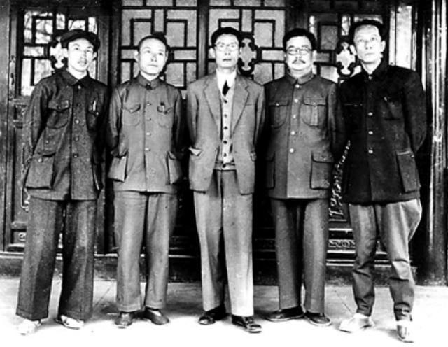 重庆谈判前毛主席李克农设下一计让老蒋大骂中国军统是饭桶