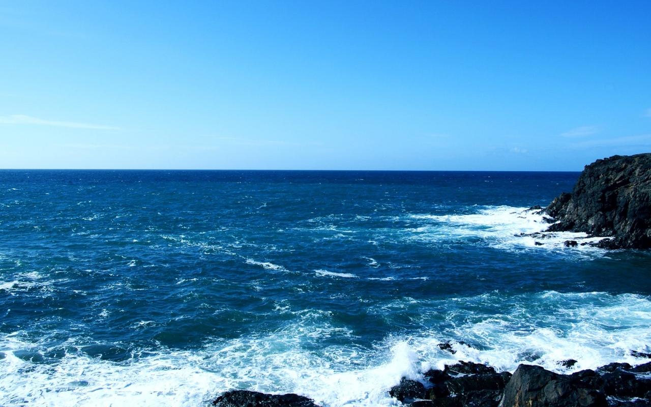 优美蓝色大海海浪风景图片桌面壁纸