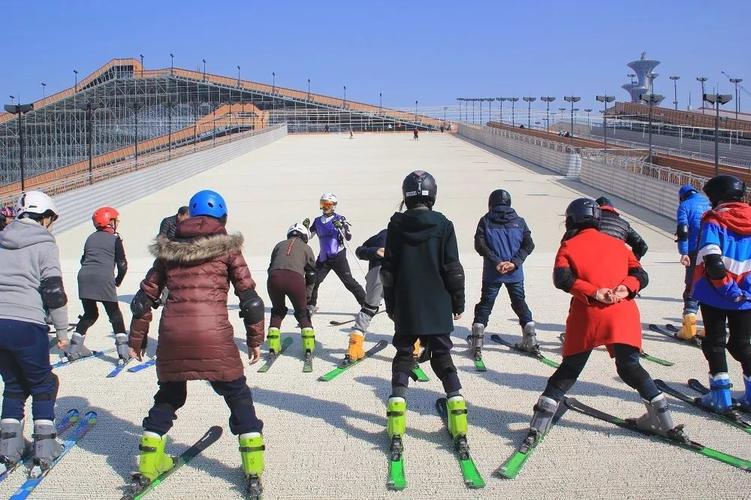 嗨玩北京奥森17滑四季滑雪场!365天不打烊!