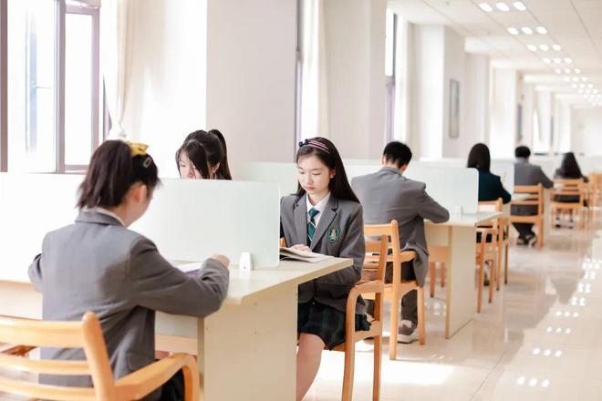 上海双语学校高中生24h图鉴开启一天美好英澳美的校园生活