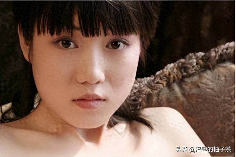 张筱雨:22岁时拍人体写真火爆全网,如今将近40岁仍单身_艺术_争议