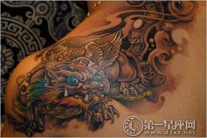 火鸟:说说纹身的原理纹身是有讲究的就是按照自己的五行来