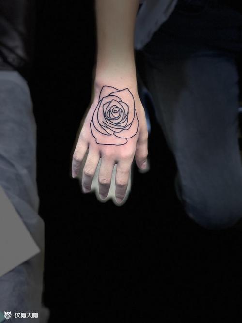 手背玫瑰线条_纹身图案手稿图片_彭画吉的纹身作品集