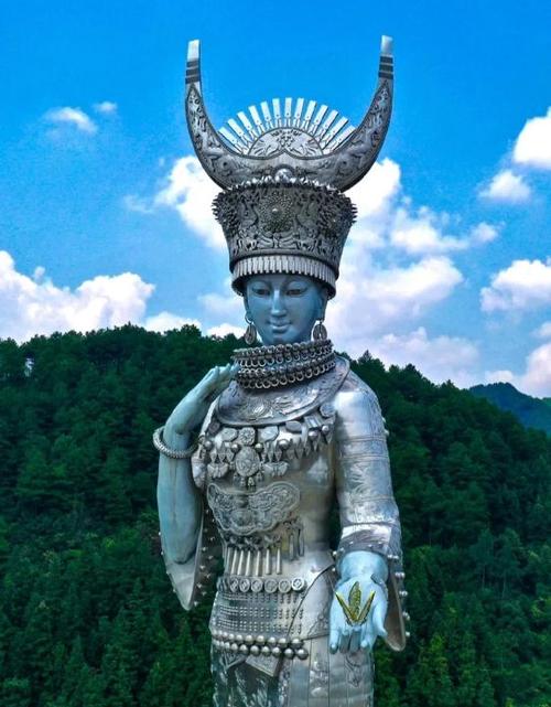 贵州清水江剑河县一带至今仍流传着"仰阿莎"的传说,她象征着22米,雕像