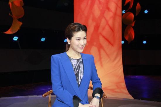 北京卫视金牌栏目《养生堂》《我是大医生》主持人;2012年度中国电视