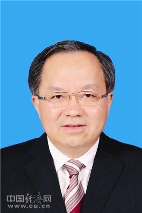 余长明,1965年出生,曾任重庆市委副秘书长,办公厅主任等职,2015年任