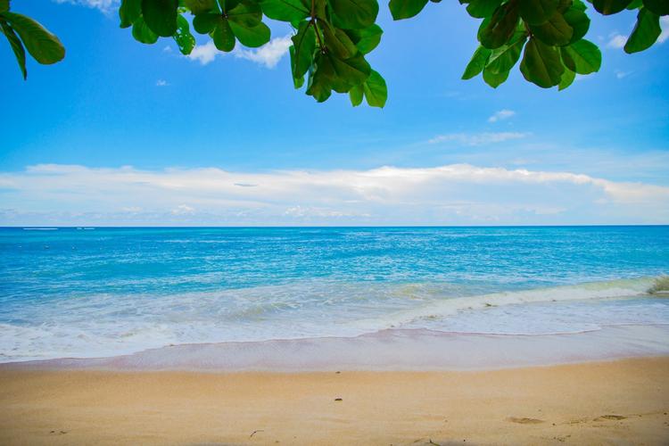 海滩美丽蓝色海洋天空海岸海岛5k风景图片