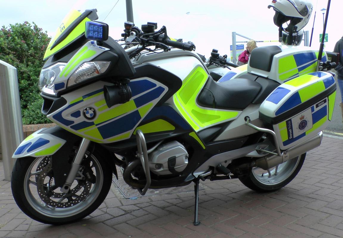 宝马发布ce-04和f 900 xr警用摩托车,非常适合城市巡逻