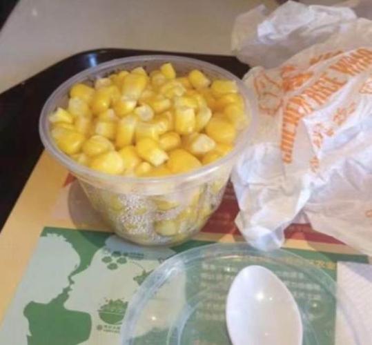 肯德基玉米棒和麦当劳玉米杯,到底有什么区别,吃货:都是240粒!