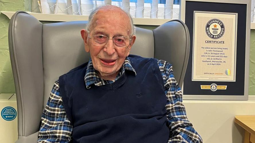111岁英国男子荣登世界最年长宝座长寿秘诀竟是少喝酒吃炸鱼薯条