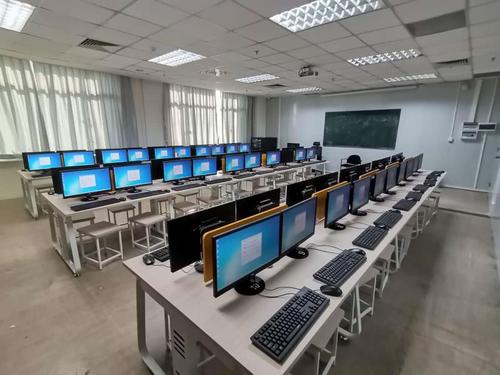 广州学校新建机房使用60台云桌面终端,搭建机房管理系统!