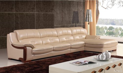 1,首先看款式风格:真皮沙发无论是从外观造型上看,还是面料材质上看