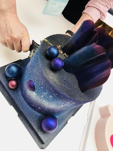 你没见过的宇宙星空蛋糕