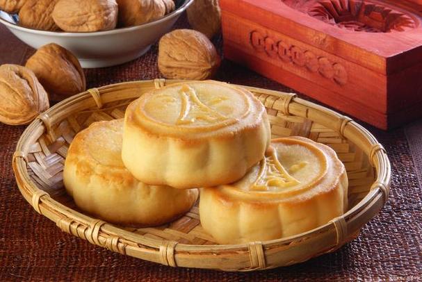 芝士月饼是一种以芝士为主要原料制作而成的月饼,属于日式月饼的一种