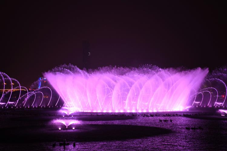 苏州金鸡湖喷泉的夜色,拍摄于20180831.