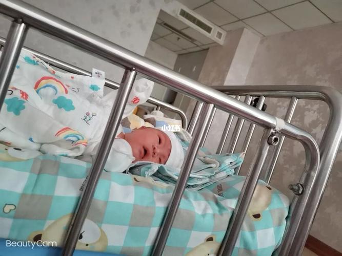 刚刚足月出生的牛宝宝,像已经满月的_孕晚期_孕期_重庆市黔江民族医院