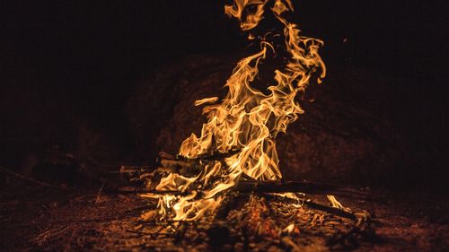 火焰,火,木柴,夜 壁纸