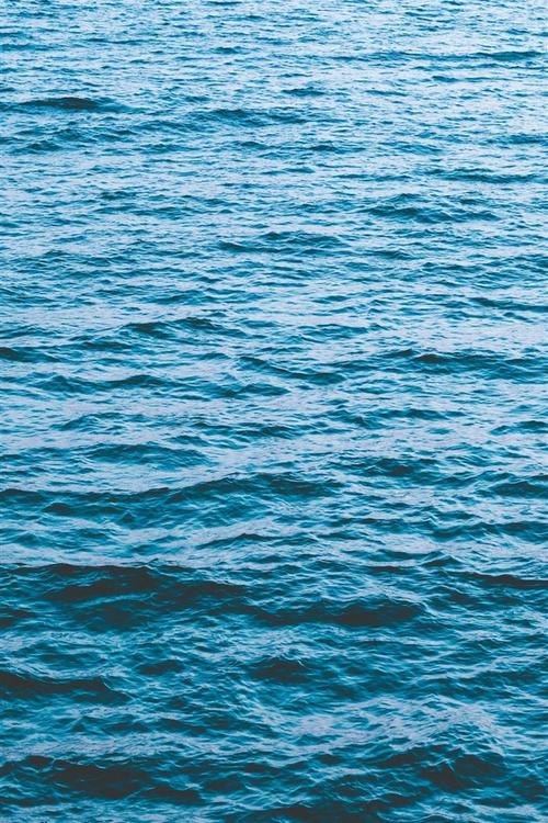 蓝色的大海波浪自然景观4k