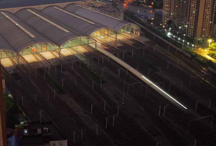 武汉汉口火车站的夜景