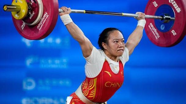 北京时间9月30日,杭州亚运会举重女子49公斤决赛a组,中国世锦赛冠军
