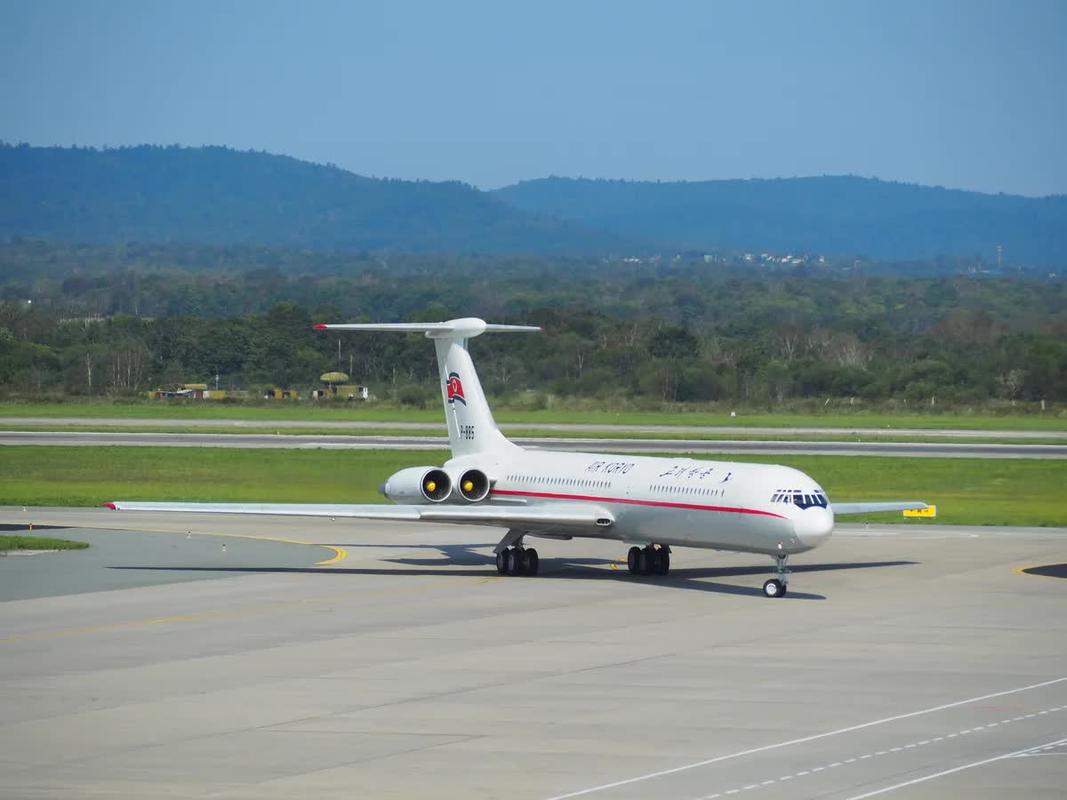 从俄罗斯飞往朝鲜:乘坐苏联生产的伊尔62民航客机