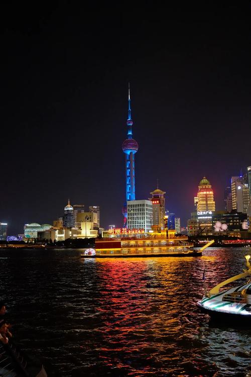 感受一下魔都繁华的夜景 #上海外滩 #上海东方明珠夜景 # - 兑趑