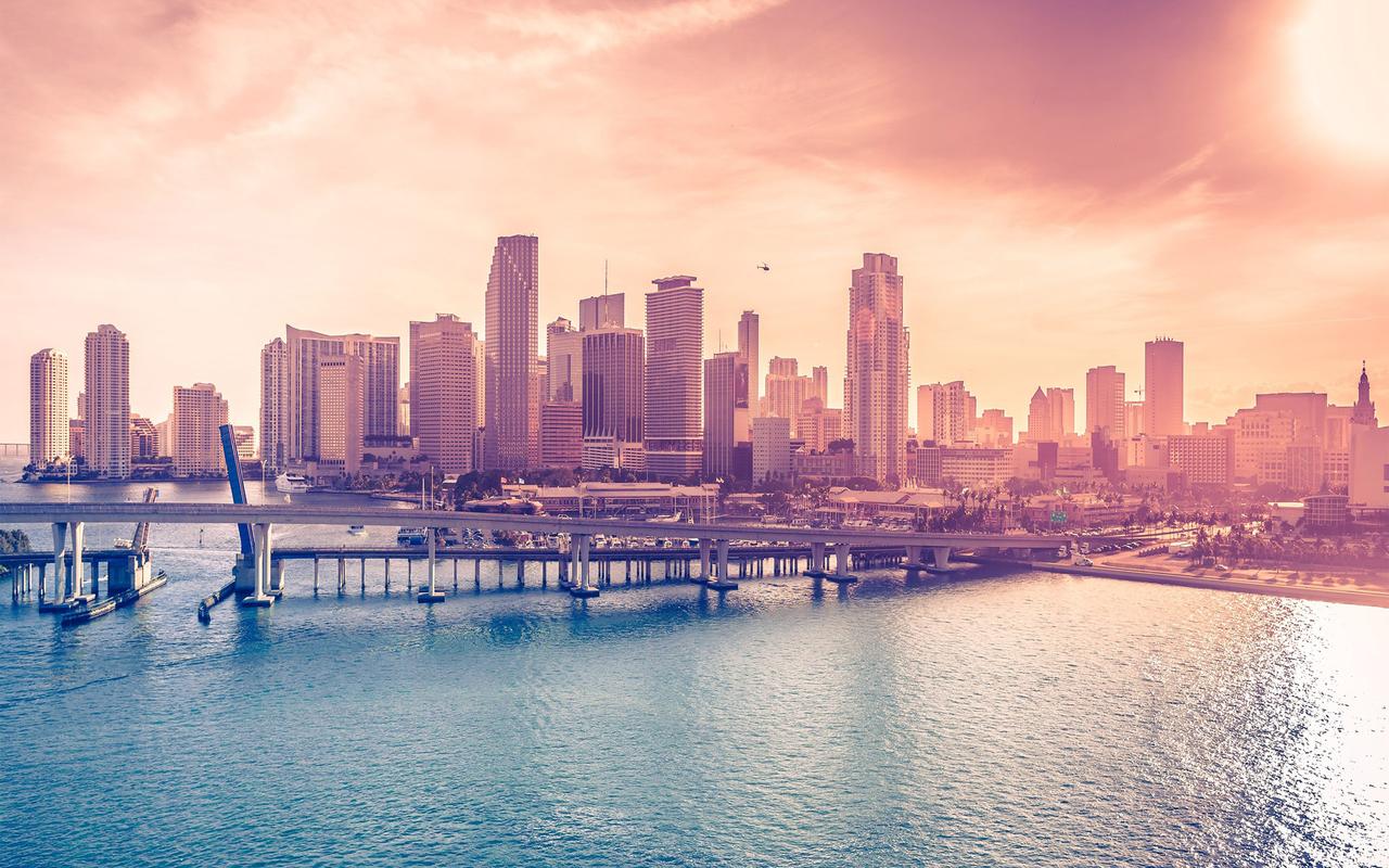 美国迈阿密繁华城市风景图片壁纸