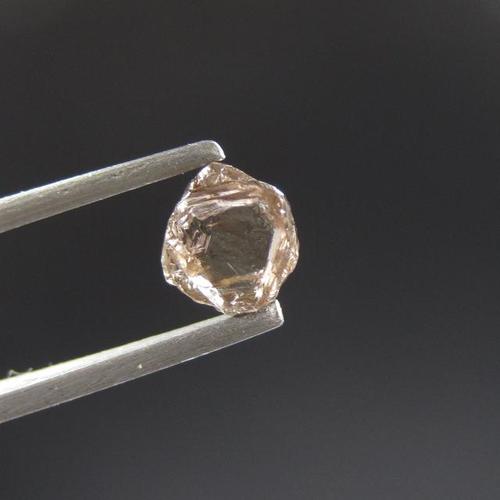最新实拍天然最硬物质金刚石细节图-钻石原身