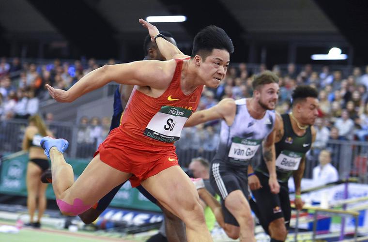 作为国家二级短跑运动员的郑凯,跟苏炳添的9秒98差距有多远?