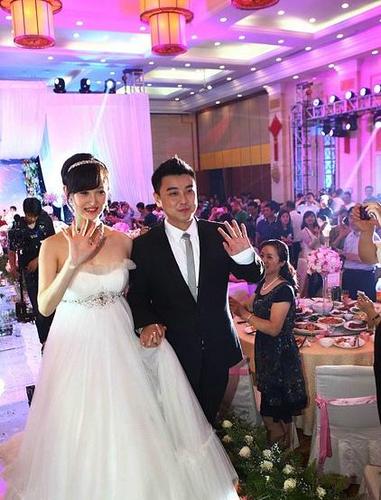 市体育局竞体处处长,升官后王励勤太忙,他与老婆刘嘉2015年12月结婚