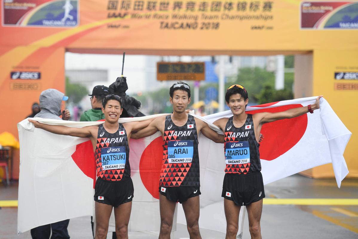 田径——日本队获2018年国际田联世界竞走团体锦标赛成年男子50公里组