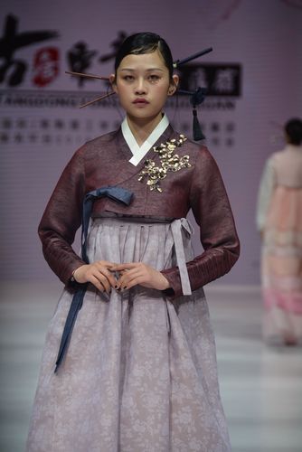 美!江南国际时装周这场中国传统服饰大秀惊艳虞城
