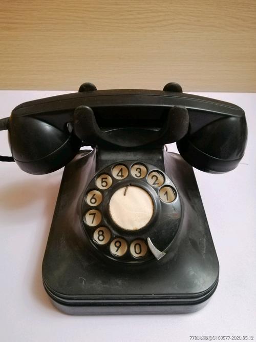 老式电话机(1974年10月)